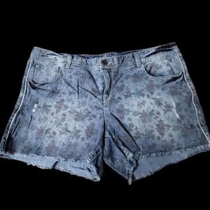 Distressed Floral Denim Shorts Plus Size 24